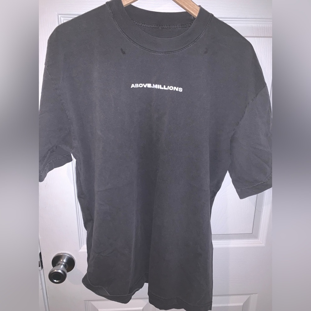 VINTAGE ABOVE MILLIONS T-SHIRT LIMITED EDITION